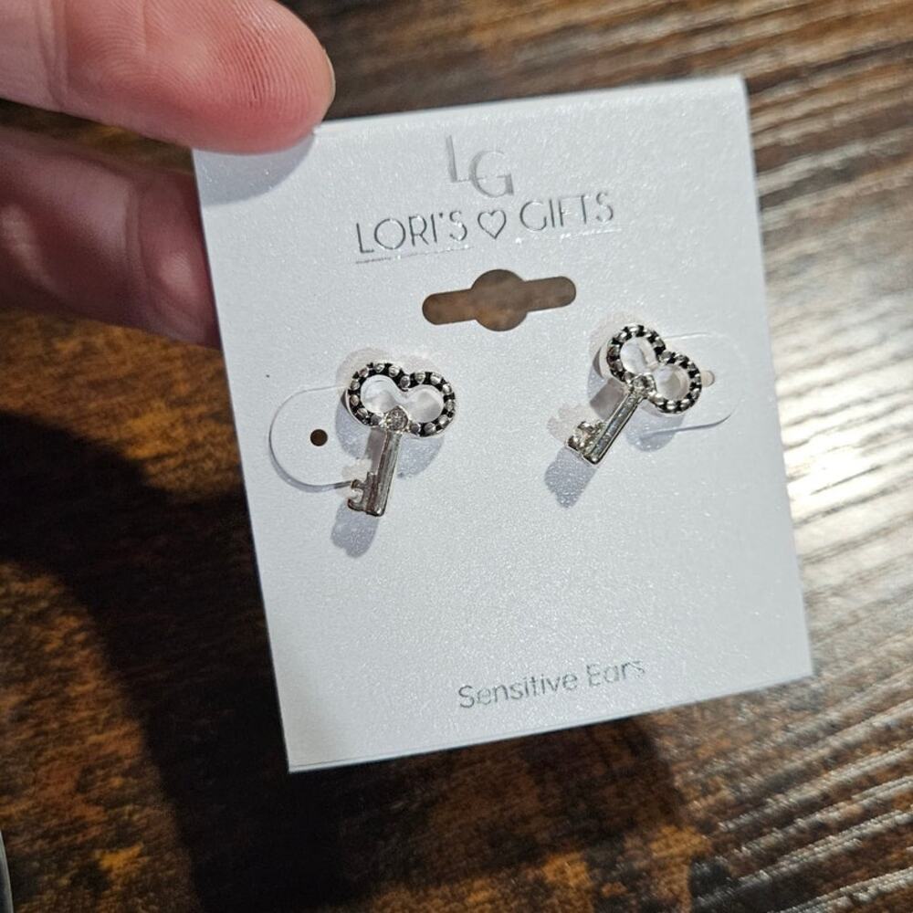 Lori's Gifts Silver Tone Heart Key Stud Earrings Sensitive Ears NWT